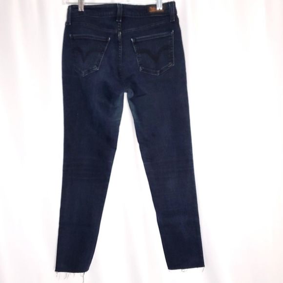 Levi's 535 Cropped Raw Hem Distressed Skinny Jean Dark Wash Blue - Picture 8 of 8